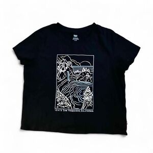 Levi's woman’s black graphic cotton tee with San Francisco design. Size XL